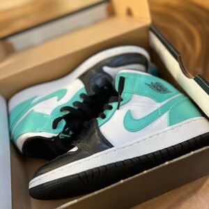 Jordan Kids Sneakers in Teal, Black, and White